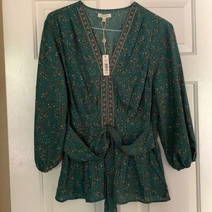 NWT Max Studio blouse in green